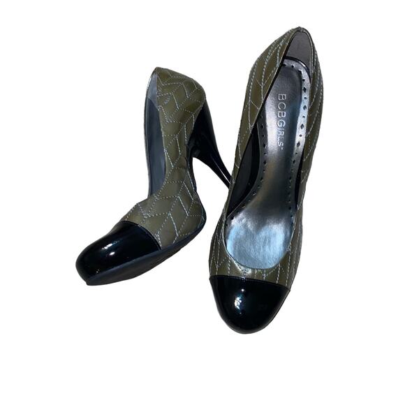 BCBGirls Quilted Black Cap Toe Leather Pump Heels Size 8.5B Army Green - Picture 1 of 15